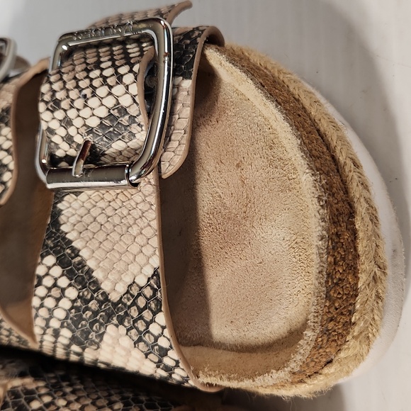 J/Slids snake skin style Leather sandals size 8 - Picture 4 of 11